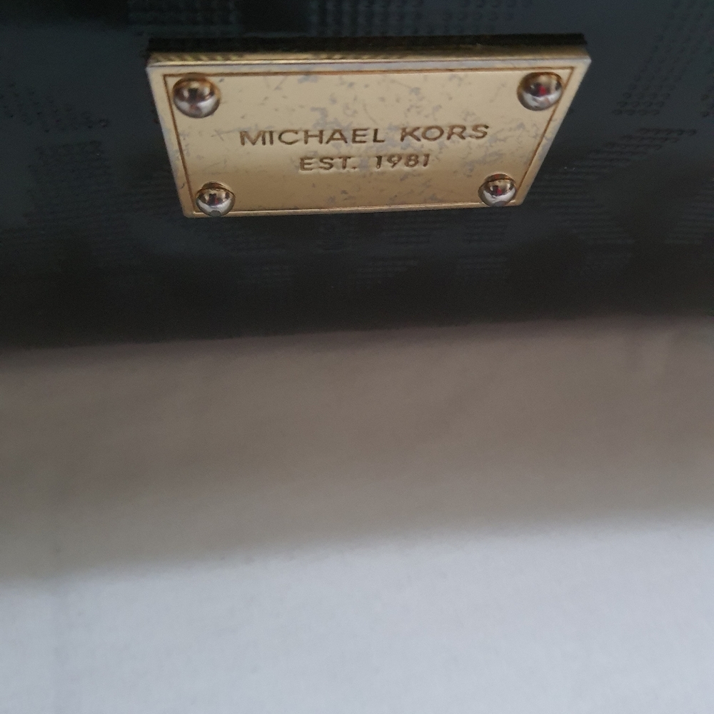 Michael Kors wristlet - Picture 3 of 5